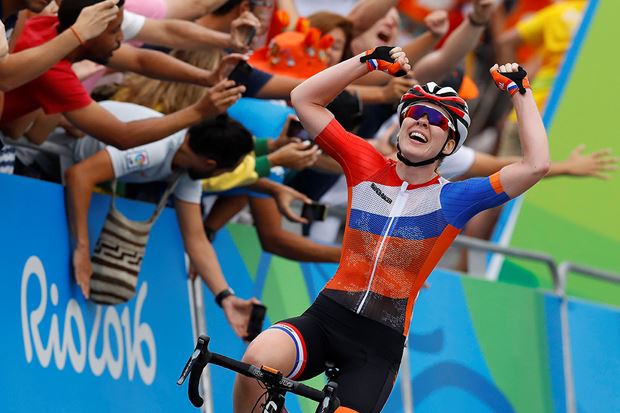 8/7開催のリオ五輪女子ロードでファンデルブレヘンが金メダル獲得