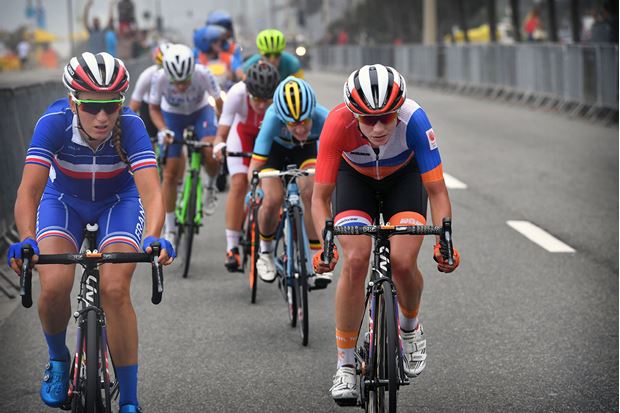 フォスはサポートに徹し、オランダチームの勝利に大きく貢献しつつトップ10に入賞