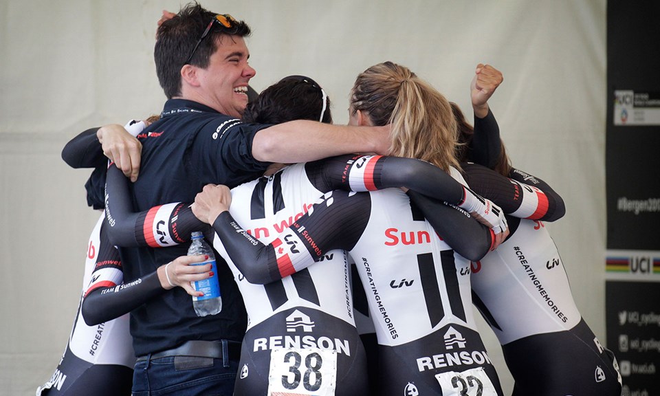 WorldChampionshipsTTT_GroupHug