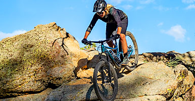 OFF-ROAD x PERFORMANCE